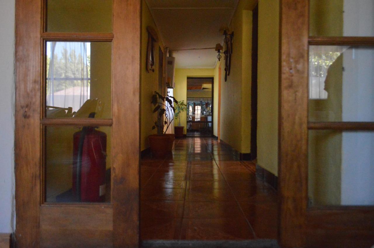 Hostal Y Cabanas Vientos Del Sur Puerto Ingeniero Ibanez Exterior photo