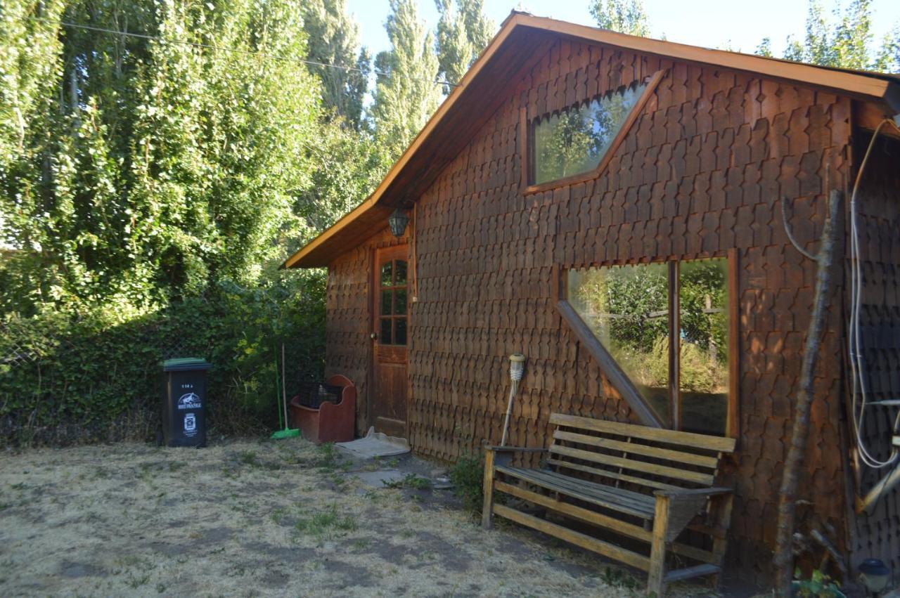 Hostal Y Cabanas Vientos Del Sur Puerto Ingeniero Ibanez Exterior photo